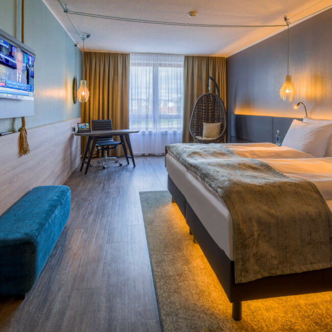 Gemütliches Ambiente in den Doppelzimmern im elaya hotel frankfurt oberursel.