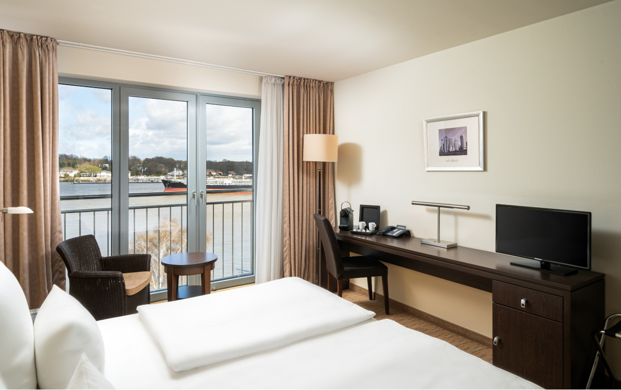 Privat: Hamburg Finkenwerder – elaya hotel