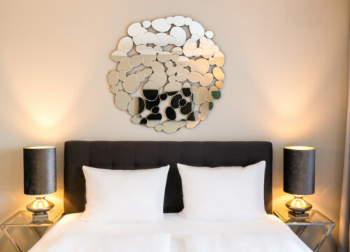 Gemütliches Doppelbett im elaya hotel hannover city