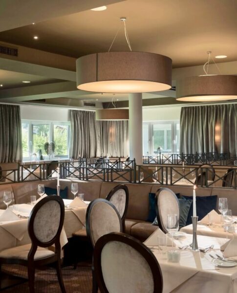 Gut Abendessen im elaya hotel steinplatte