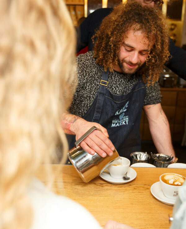 Frischen Kaffee gibts am Viktualienmarkt bei deinem Erlbenis München