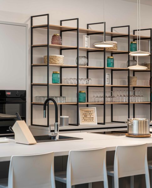 elaya hotel ausgburg: Küchnezeile der Social Kitchen