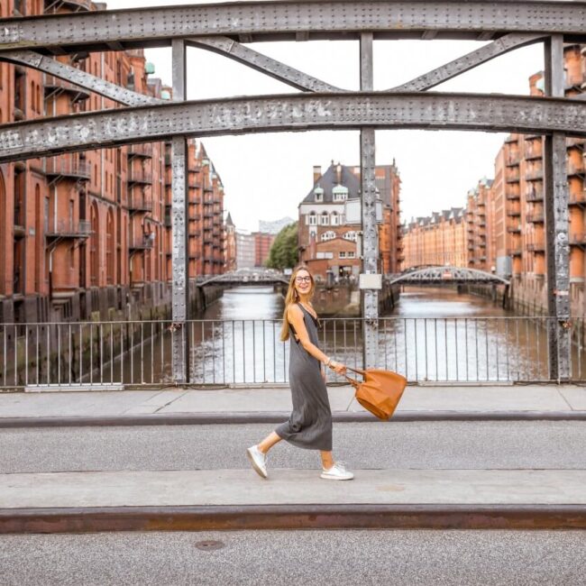 Die Speicherstadt Hamburg erkunden.
