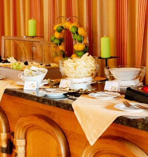 Die Theke beim Frühstücksbuffet im Bodensee Hotel Kreuz