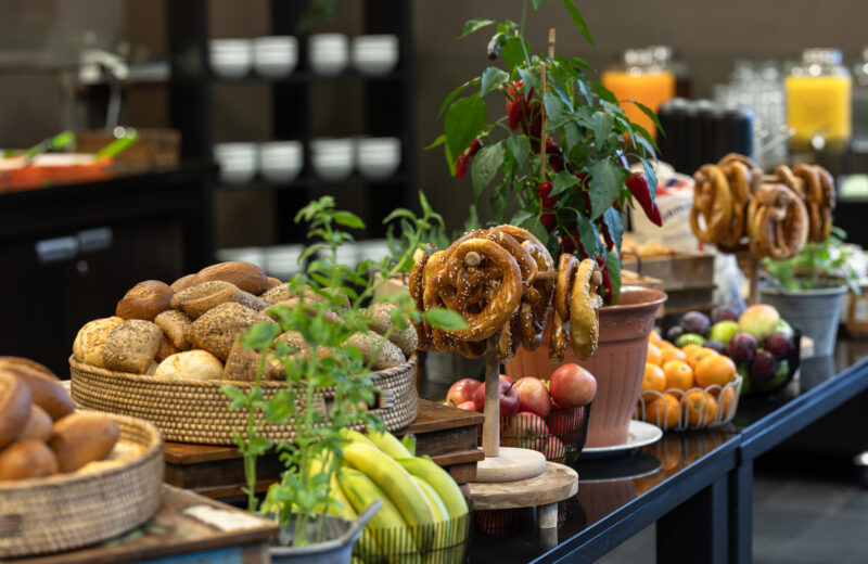 Frische Brezen im elaya hotel munich schwabing