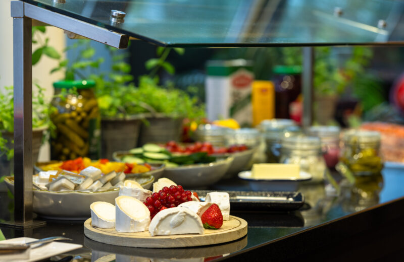 Eine leckere Käse Auswahl im elaya hotel munich schwabing