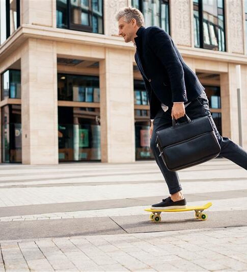 Im elaya hotel munich schwabing gibt es einen kostenfreien Shuttle Service