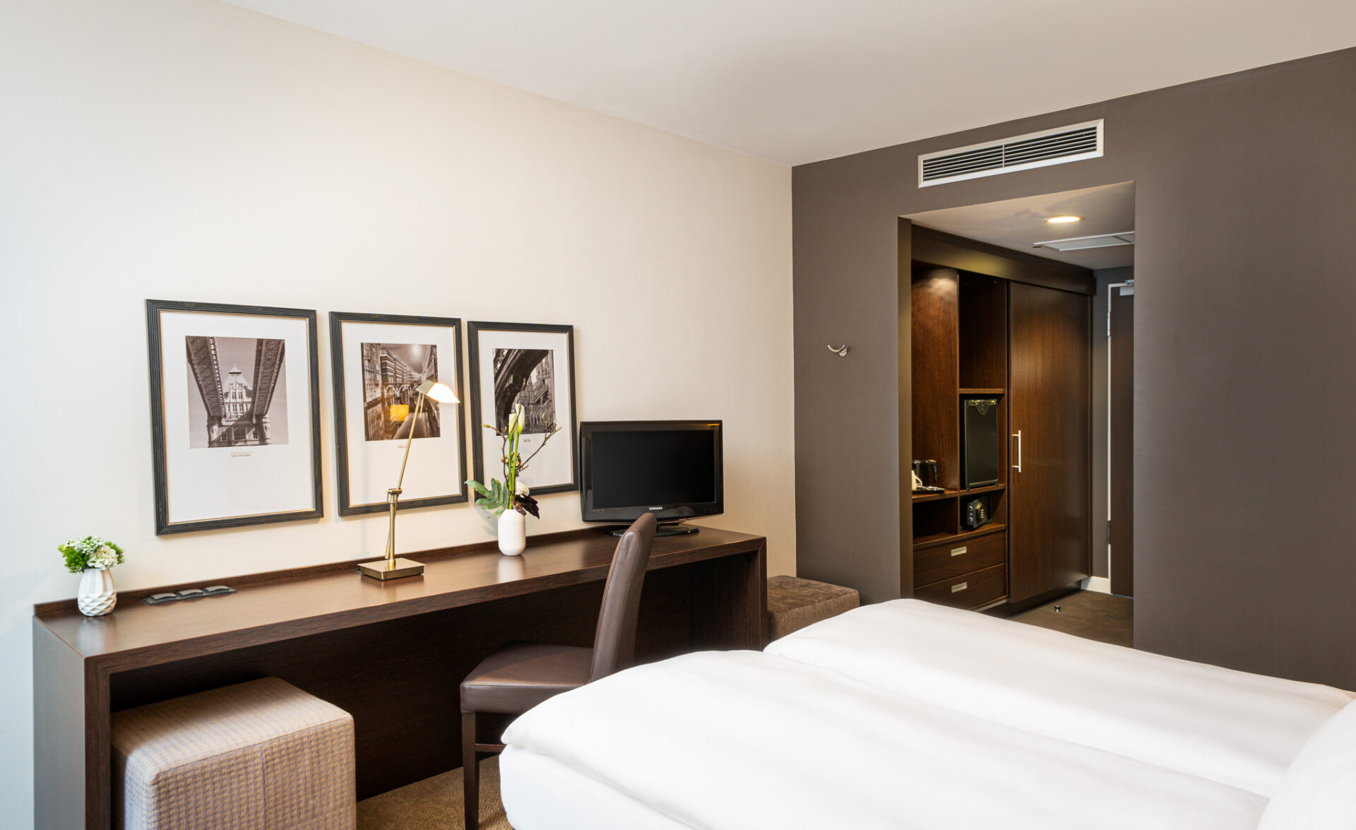 Ein Einblick in unsere Superior Zimmer im elaya hotel munich schwabing