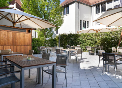 Auf unserer Terrasse kannst Du die Sonne genießen