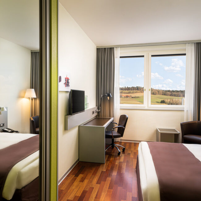 Der Ausblick aus einem Hotelzimmer im Holiday Inn Bern-Westside