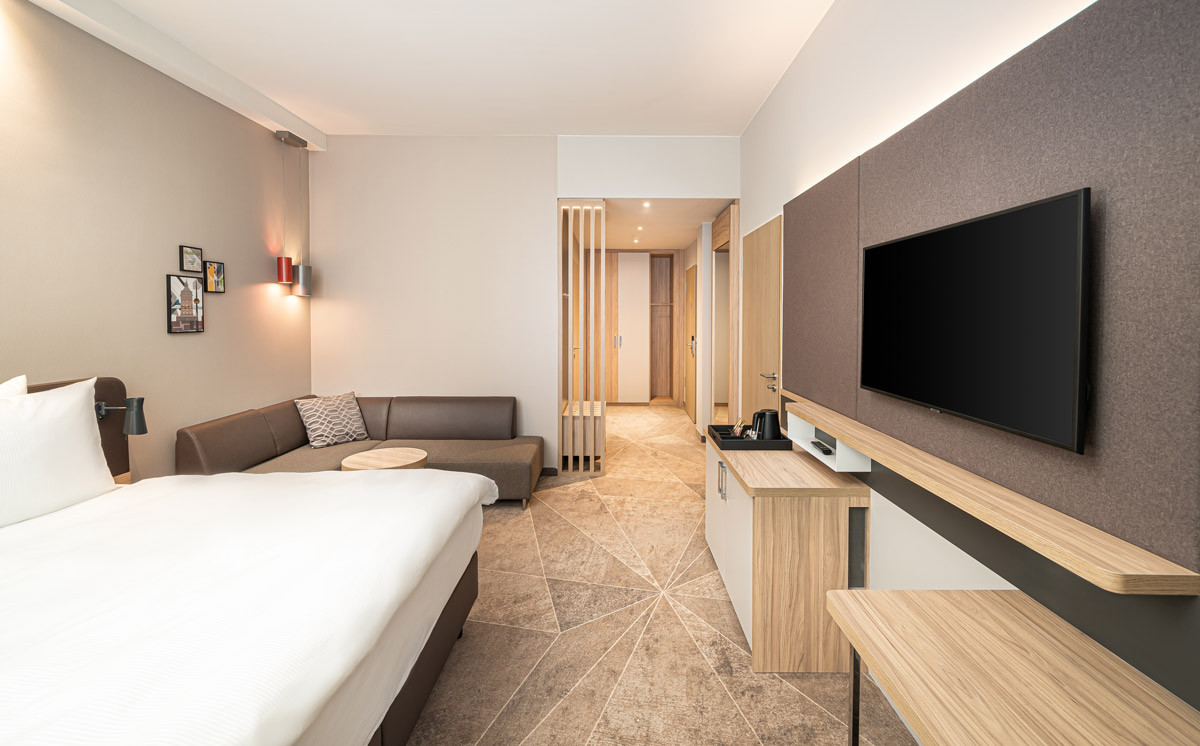Ein Doppelzimmer Fernseher im Holiday Inn Mannheim