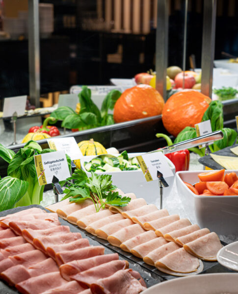 Das Frühstücksbuffet im Holiday Inn Zürich Messe