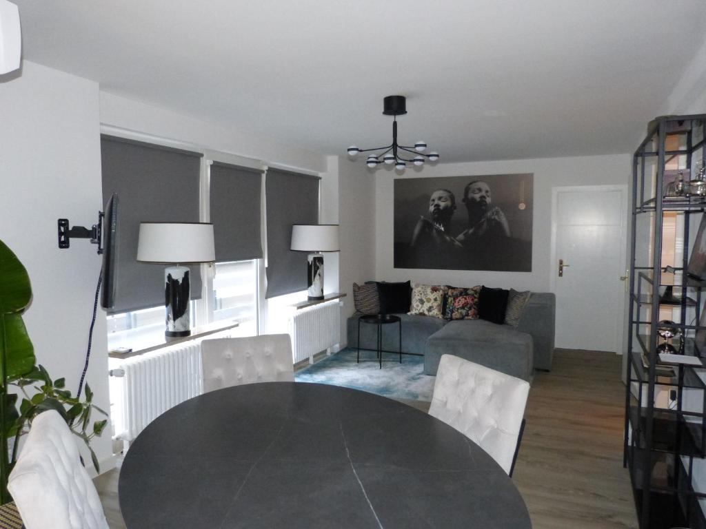 Das Familienzimmer mit Wohnbereich im Maison Viktoria