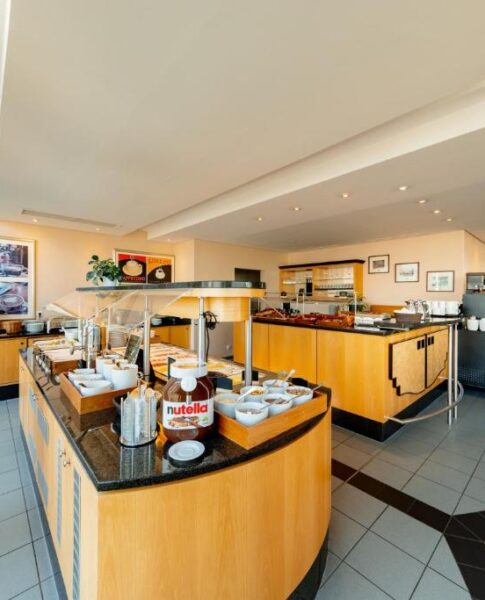 Das Frühstücksbuffet im rugs Hotel Augsburg