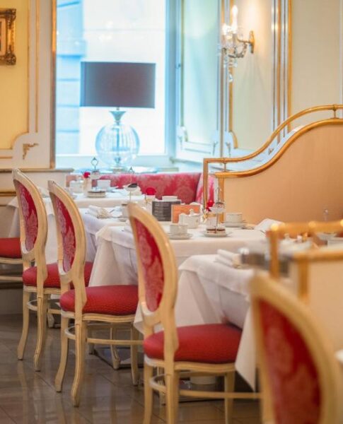 Frühstücken im Schlosshotel Römischer Kaiser