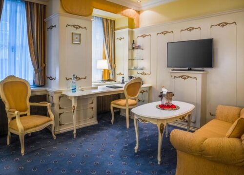 Königlicher Teppichboden im Schlosshotel Römischer Kaiser