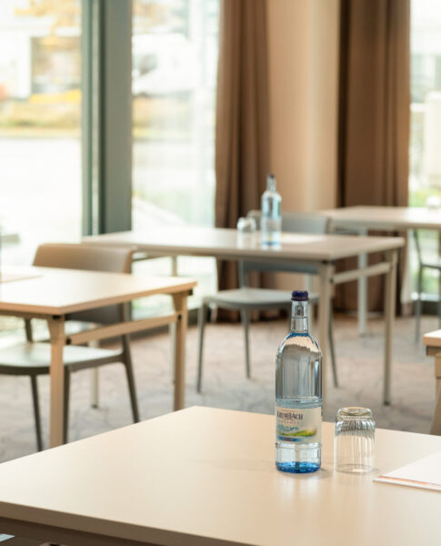 Der bestuhlte Tagungsraum im Super 8 by Wyndham Augsburg