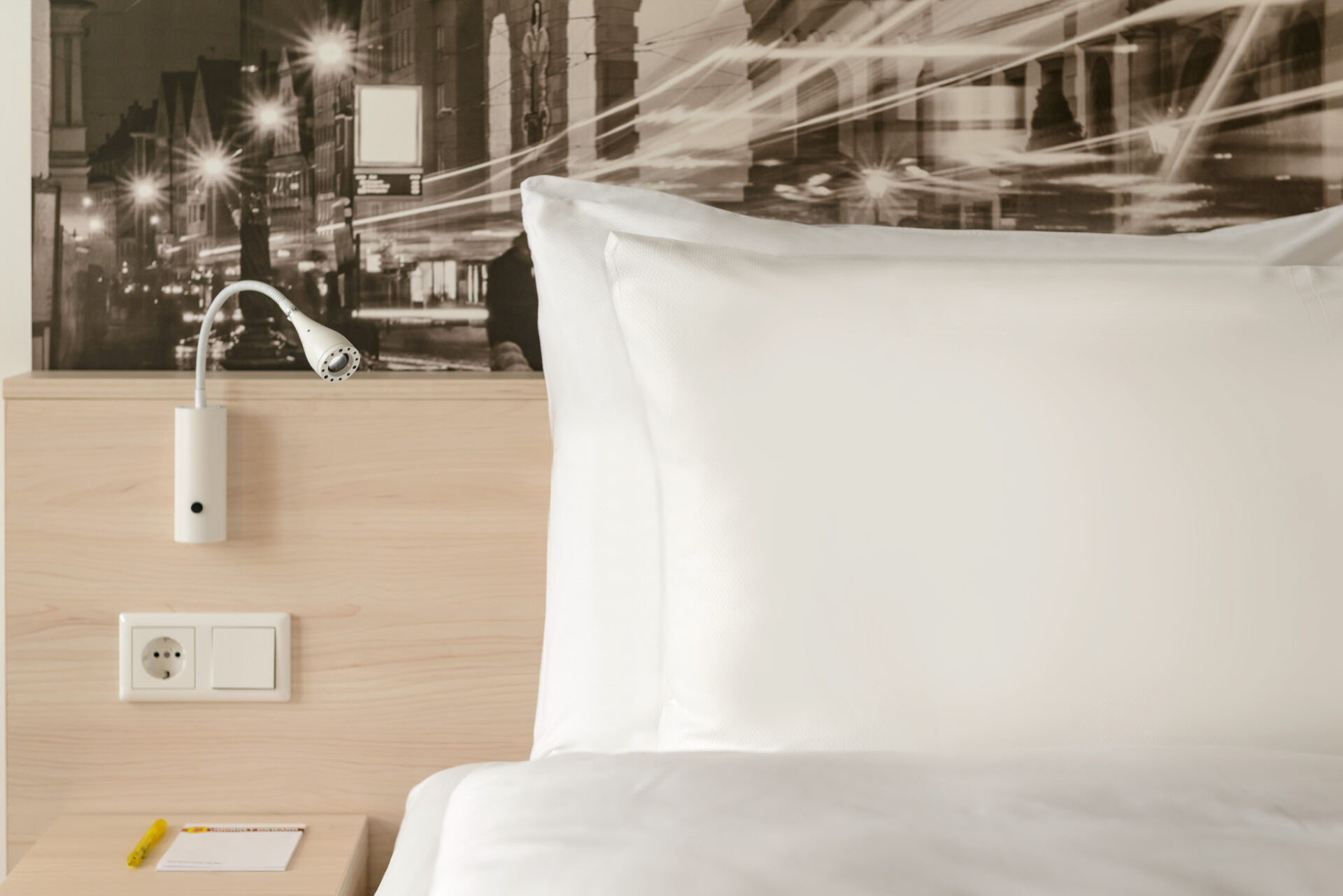 Eine Detailaufnahme vom Zimmer im Super 8 by Wyndham Augsburg