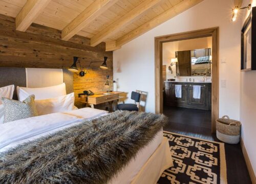 Zugang zum Bad vom Schlafzimmer