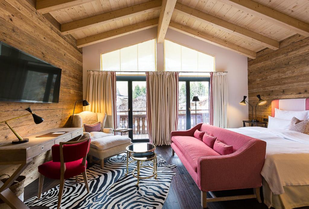 Die Sicht auf den Wohnbereich und den Balkon