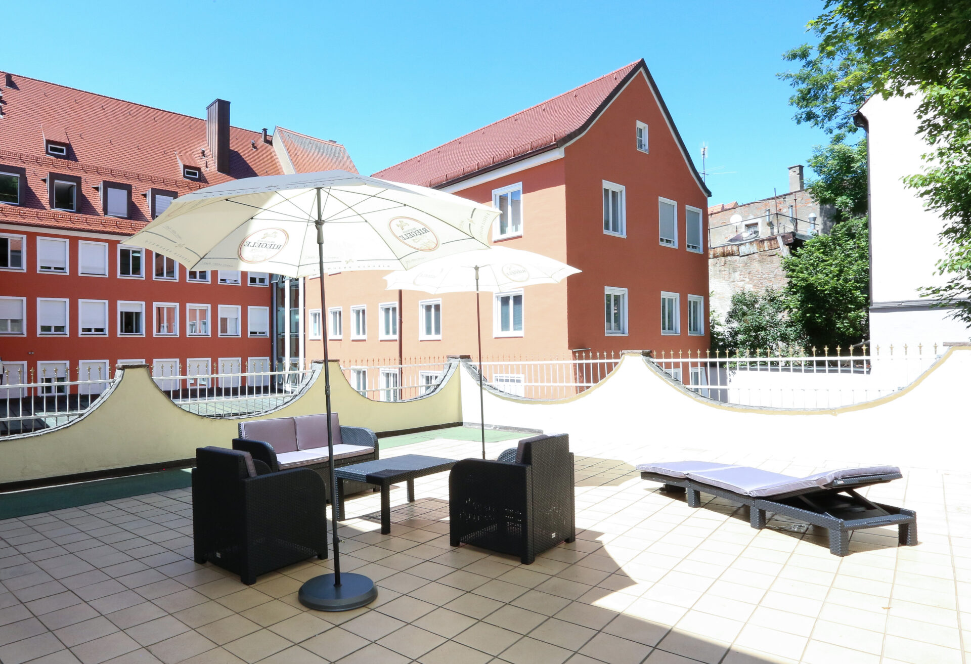 Die Außenterrasse im Arthotel ANA Goggl Landsberg