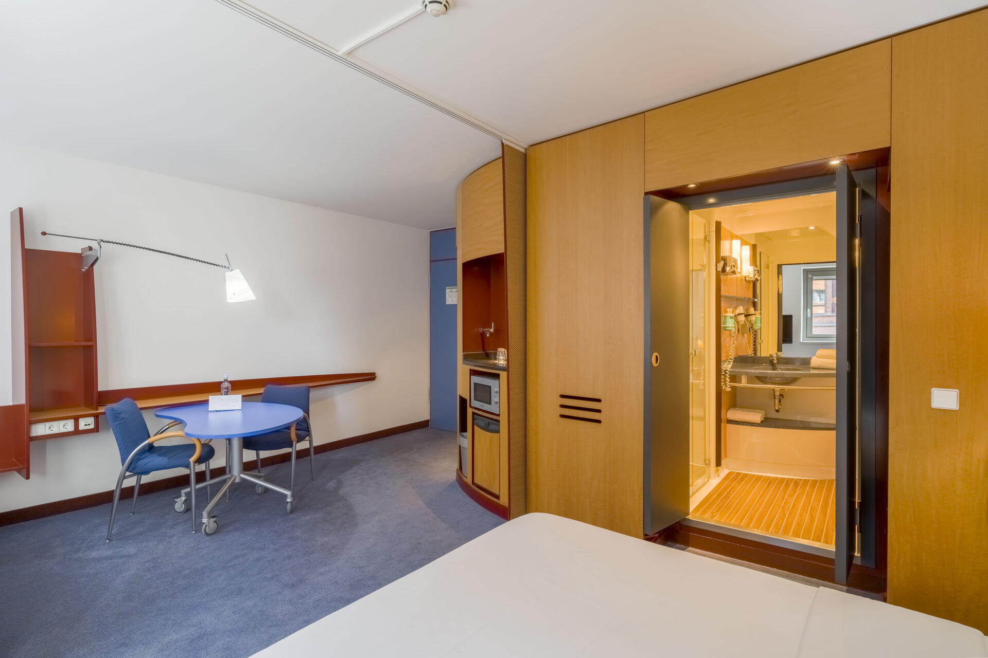 Die Einrichtung des Familienzimmers im Novotel Suites Hannover