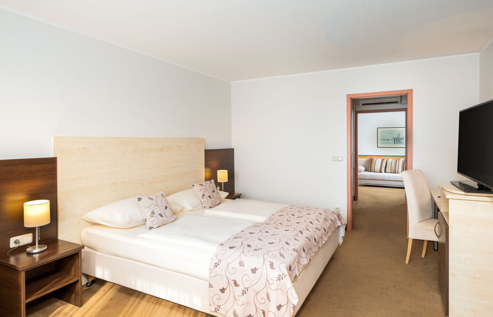 Das Bett des Apartments im QU Hotel Augsburg