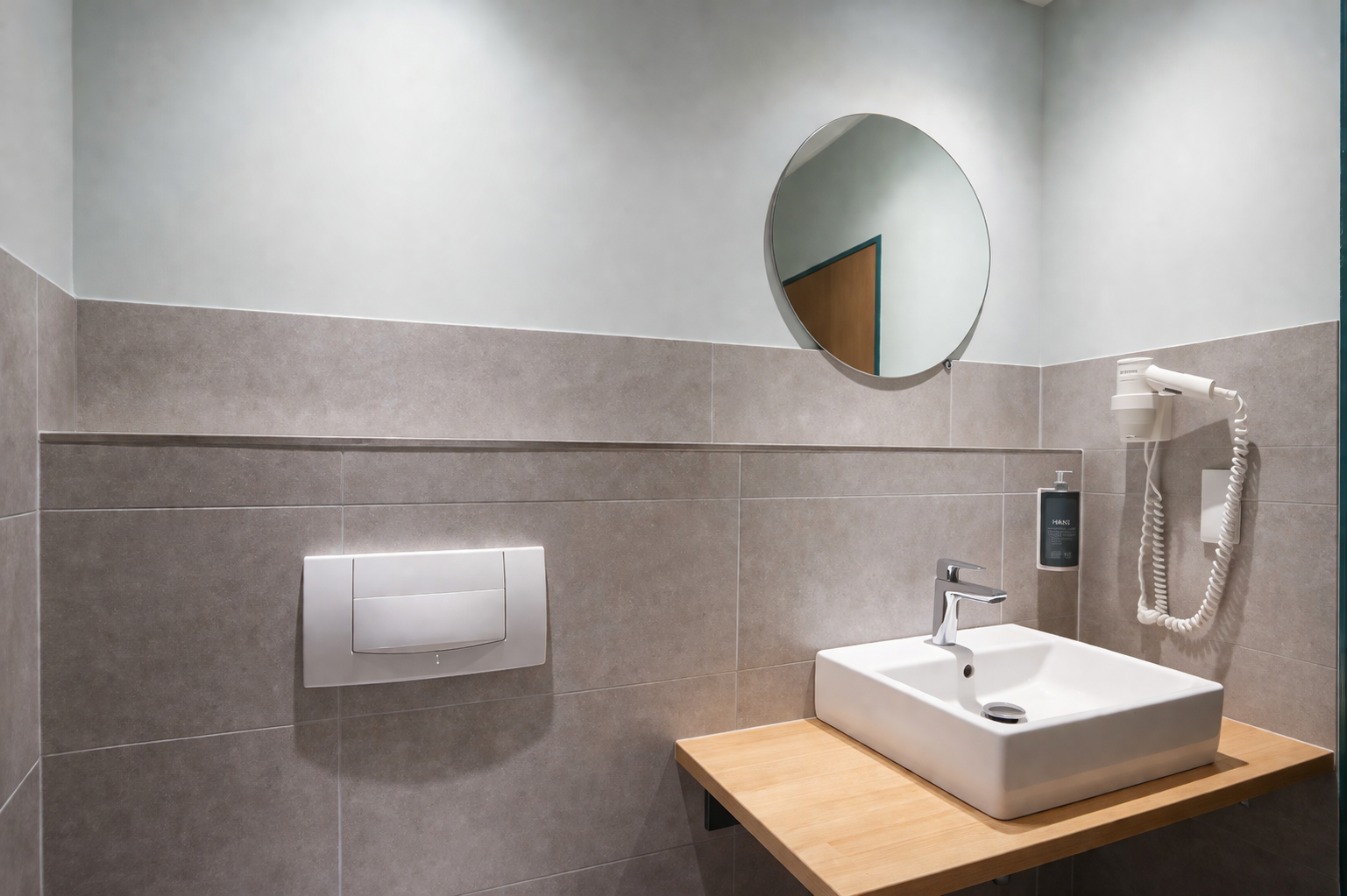 Ein Badezimmer im Arthotel ANA Panorama