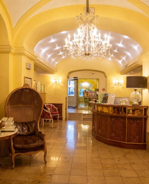 Der Empfangsbereich im Schlosshotel Römischer Kaiser