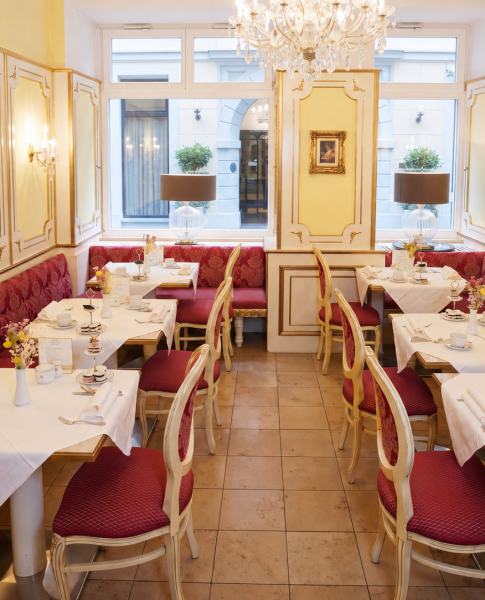 Der Frühstückssaal im Schlosshotel Römischer Kaiser