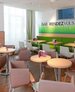 Der Frühstücksraum im Ibis Augsburg Hauptbahnhof