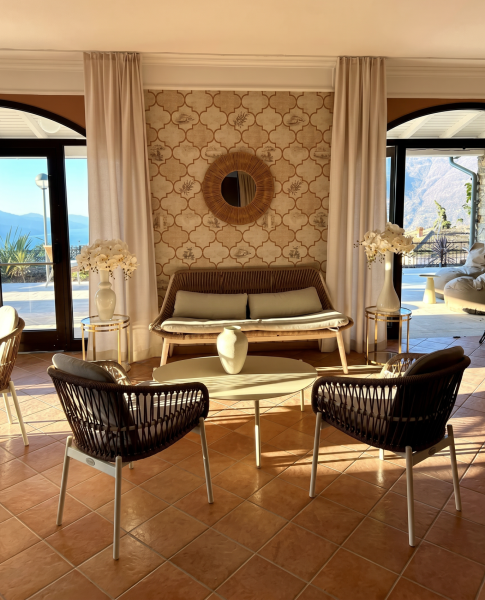 Eine gemütliche Ecke im Hotel MioMio am Gardasee