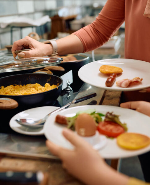 Frühstücken im Hotel